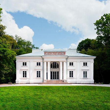 Palac Cielesnica Exterior photo