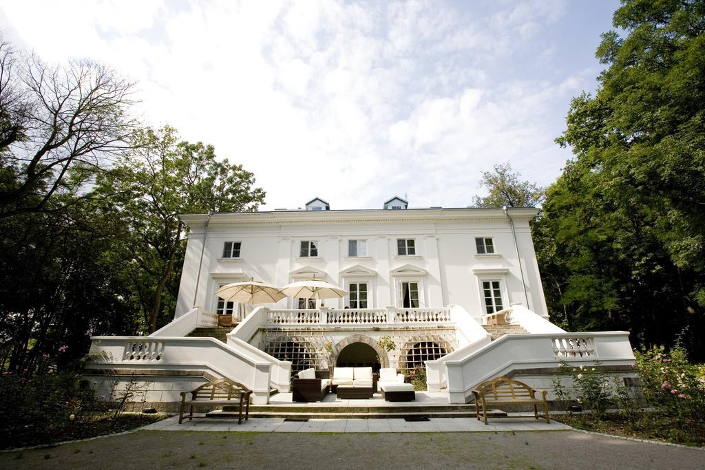 Palac Cielesnica Exterior photo