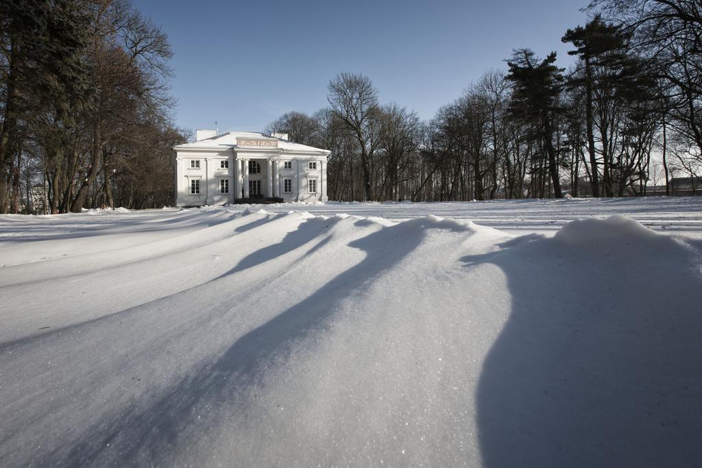 Palac Cielesnica Exterior photo